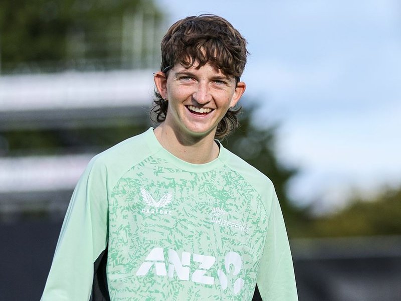 NZ hand maiden call up to Knight for South Africa WODIs