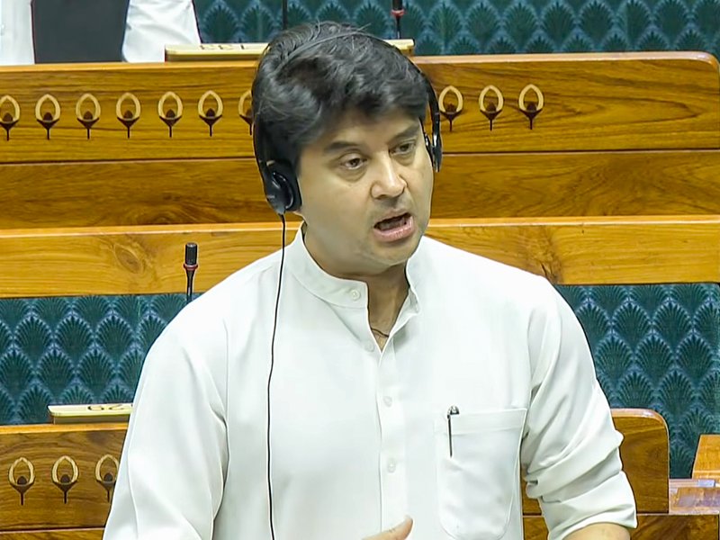 अकासा एयर ग्वालियर-दिल्ली-बेंगलुरु के बीच उड़ान शुरू करेगी, एयर कनेक्टिविटी को मिलेगा बढ़ावा: ज्योतिरादित्य सिंधिया 