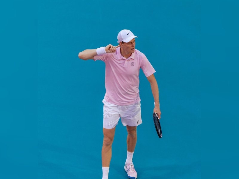 Sinner overcome home hope Michelsen to enter Miami QF