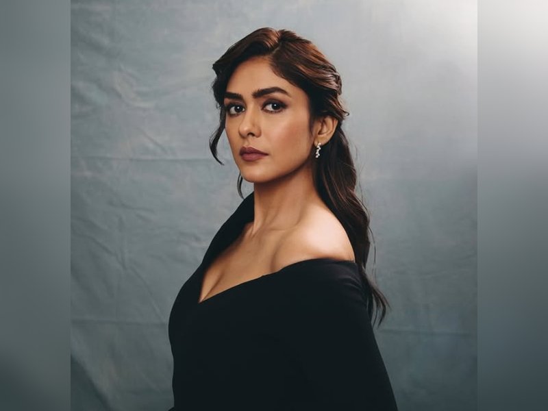 Mrunal Thakur teaches Adivi Sesh Marathi, makes him recreate ‘Ashi Hi Banva Banvi’ dialogues 