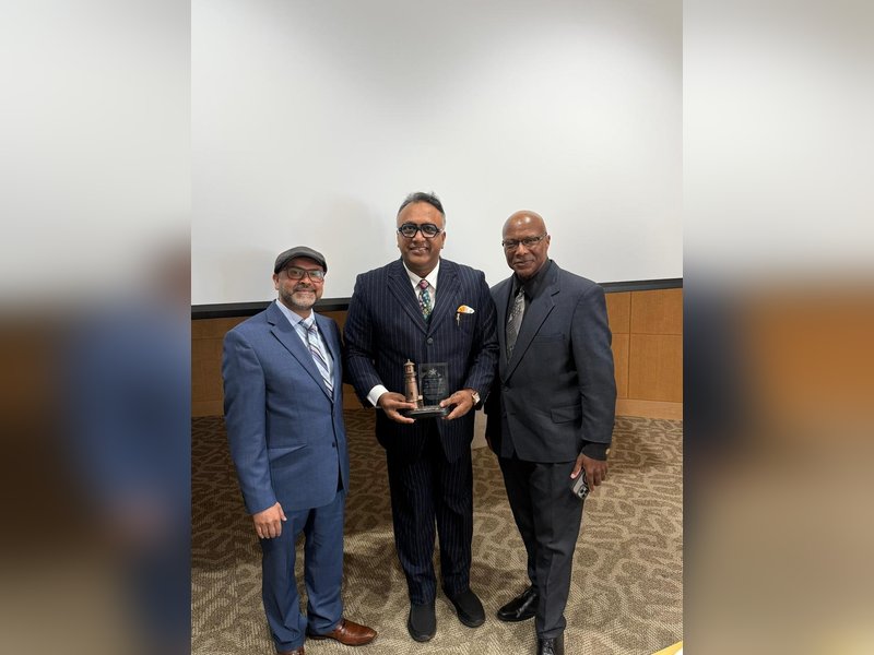 JGU VC receives prestigious STAR Scholars Lighthouse Leadership Award in US