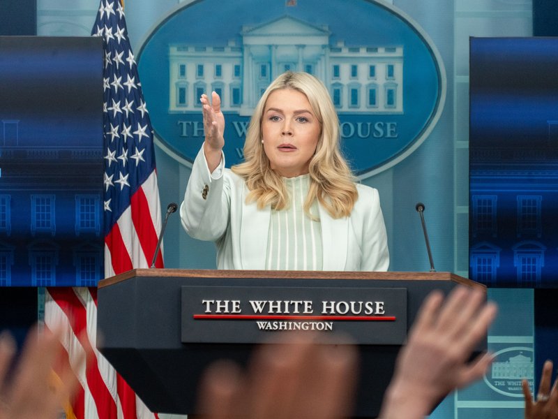 Washington, D.C.: White House Press Secretary Karoline Leavitt gestures at a White House press briefing in Washington, D.C., the United States, March 25, 2026. U.S. President Donald Trump will "unleash hell" if Iran refuses to make a deal over the ongoing U.S.-Israeli war against Iran, White House Press Secretary Karoline Leavitt said on Wednesday. (Xinhua via IANS)