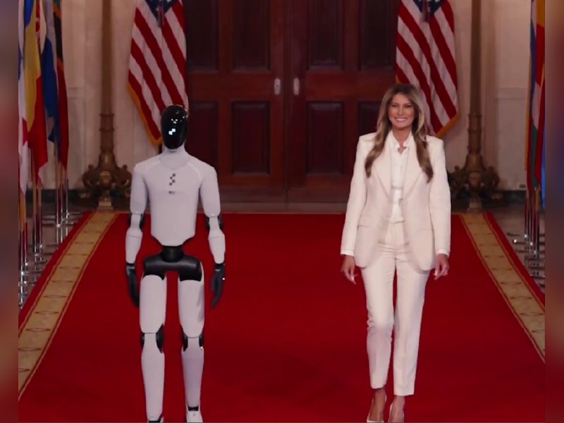 When a robot walked into the White House