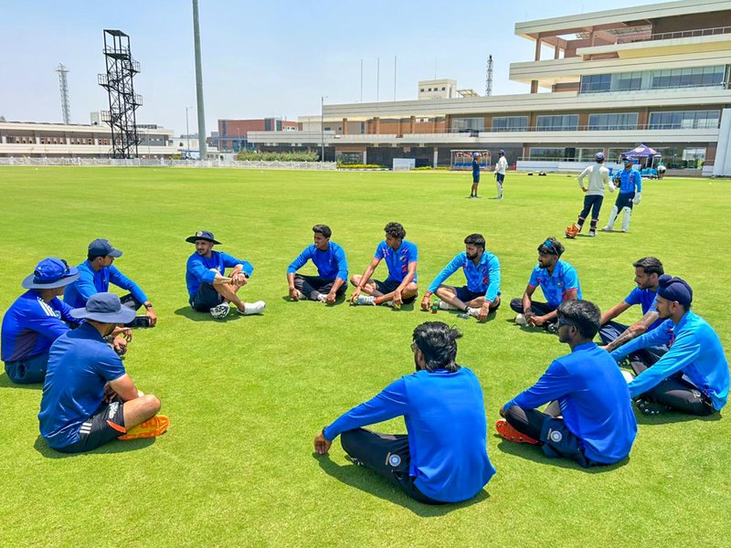 Ex-India pacers VRV Singh, Lakshmipathy Balaji likely to get coaching roles at BCCI's CoE