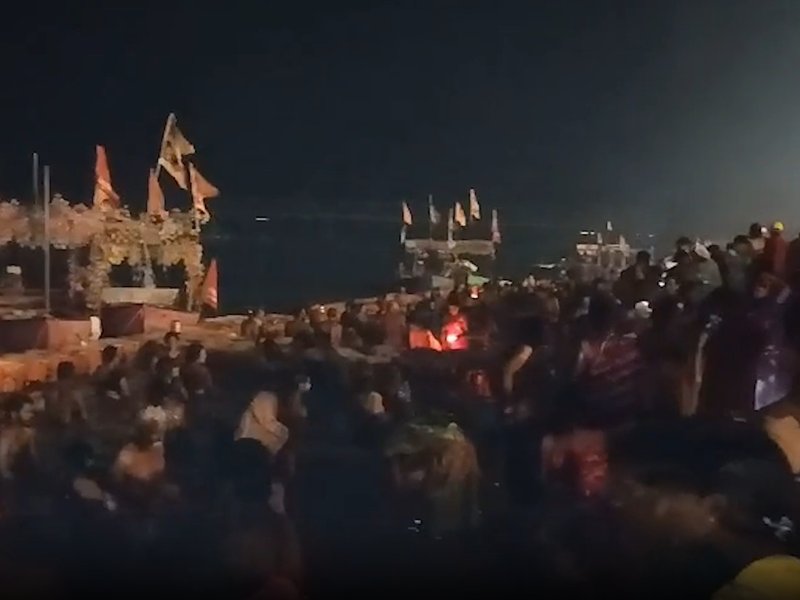 अयोध्या में रामनवमी पर उमड़ा आस्था का सैलाब, सरयू घाटों पर हजारों श्रद्धालुओं ने लगाई डुबकी