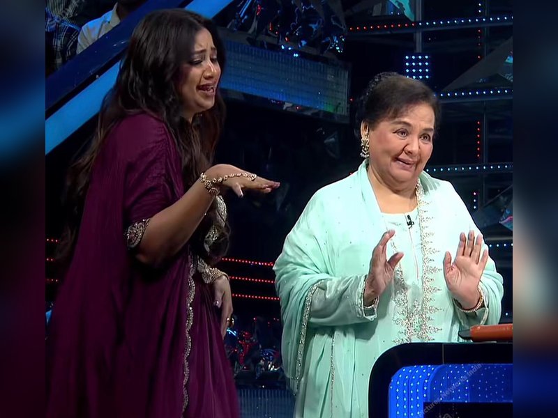 Farida Jalal, Shreya Ghoshal recreate iconic scene from SRK starrer K3G