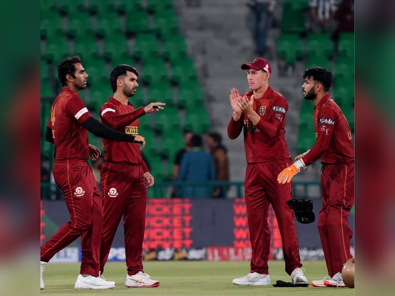 Labuschagne baffled as jersey dye turns white ball pink in PSL opener