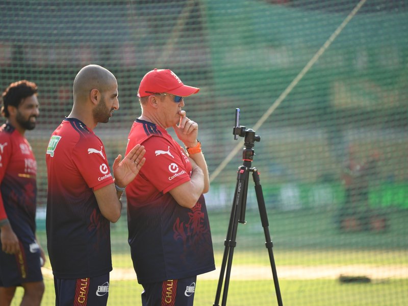 We’re looking forward to the challenge, says head coach Andy Flower as Royal Challengers Bengaluru (RCB) gear up for first title defence against Sunrisers Hyderabad on Friday. Photo credit: RCB