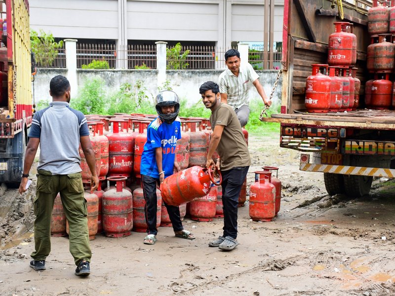 Supply cost of domestic LPG cylinder rises to over Rs 1,600 amid West Asia crisis