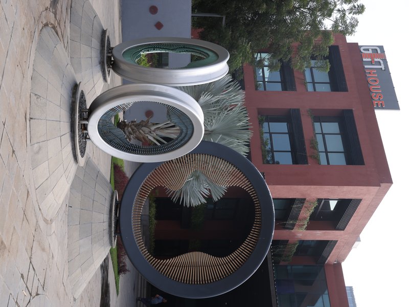 गुजरात: 'गिफ्ट सिटी' भारत का पहला वैश्विक वित्तीय और आईटी हब बनकर उभरा