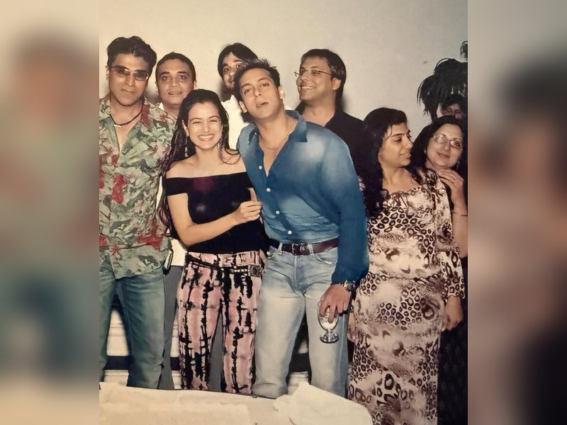 Ameesha Patel drops a throwback pic from her birthday celebration with Salman Khan 