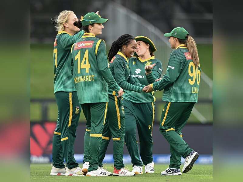 वनडे सीरीज: अयाबोंगा का 'छक्का', रोमांचक मैच में साउथ अफ्रीका ने न्यूजीलैंड को 2 विकेट से हराया