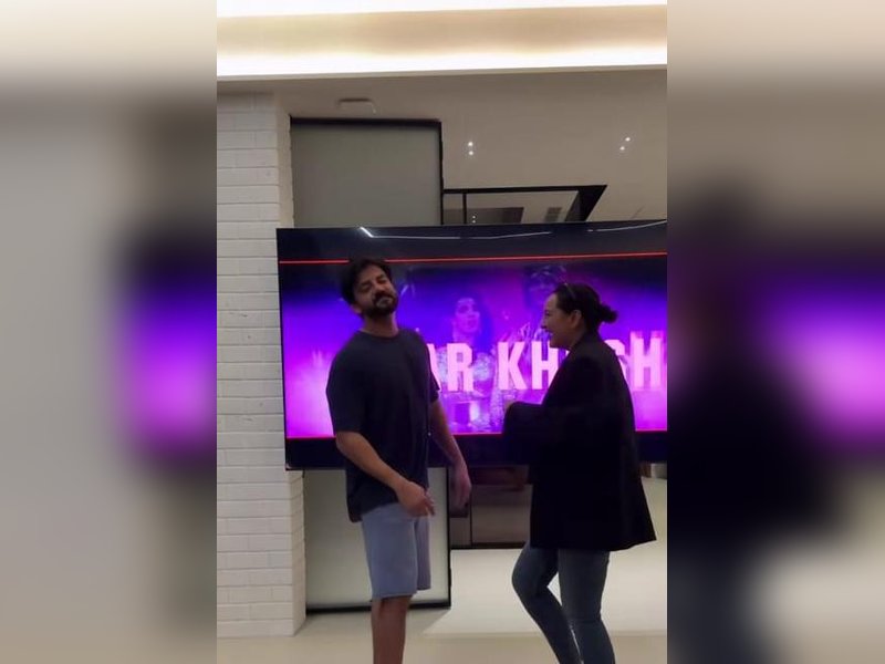 Sonakshi Sinha & Zaheer Iqbal groove on original disco dancer Mithun's tunes