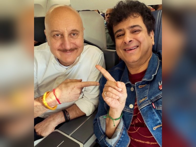 Palash Sen meets Anupam Kher mid-air: You are a national treasure 