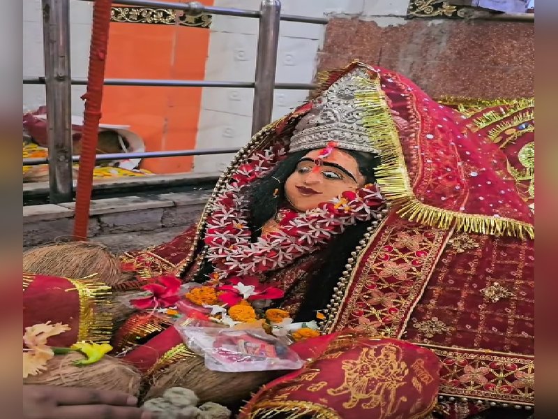मां बगदाई मंदिर: यहां नारियल या फूल नहीं, भोग में मां को चढ़ते हैं 5 पत्थर, अनोखी है मंदिर की परंपरा