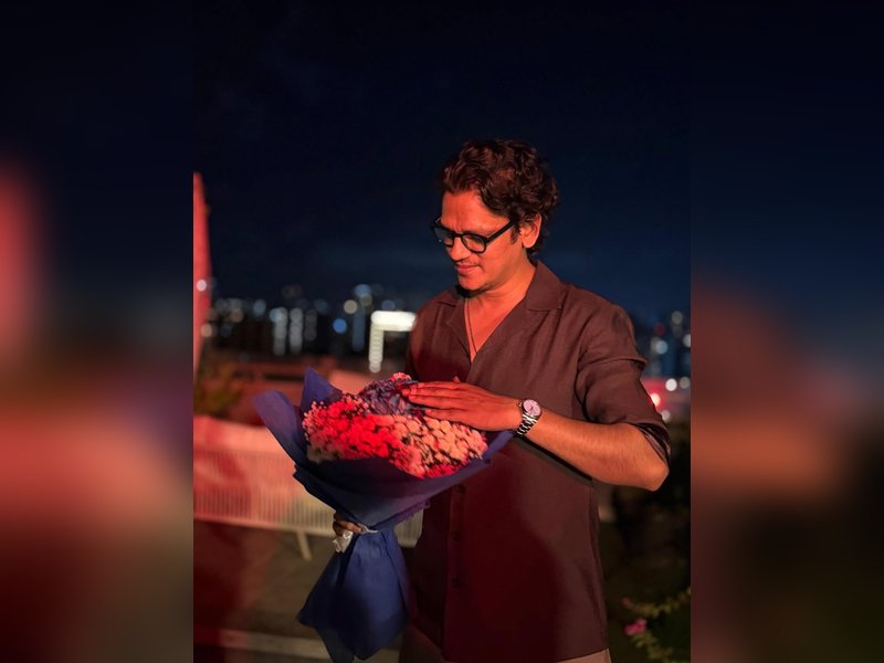 Vijay Varma grooves on 'Abhi Toh Party Shuru Hui Hai' during his birthday celebration