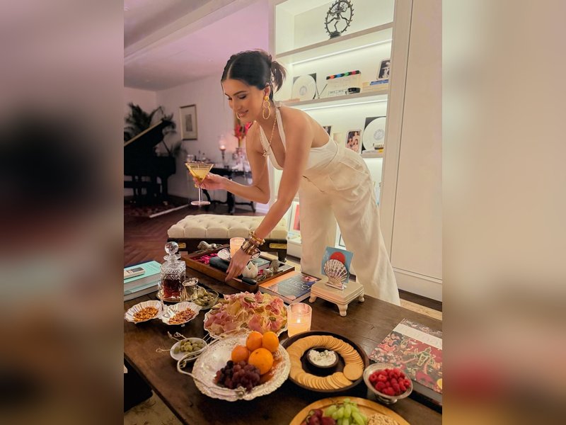 Tara Sutaria's weekend includes cooking, laughing, chatting & eating 