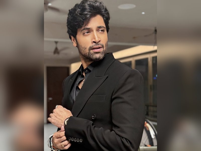 जिसे हम दखल देने वाला विचार मानते हैं, वह असल में सच्चा विचार है : अदिवि शेष 