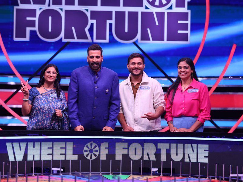 Akshay Kumar admits feeling inferior in front of highly educated people 