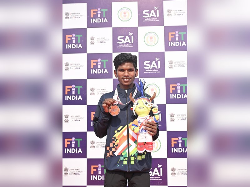 How a self-taught Suraj Mashi bagged men’s 5000m silver with borrowed spikes at the Khelo India Tribal Games (KITG) in Jagdalpur, Chhattisgarh, on Tuesday. Photo credit: KITG 2026