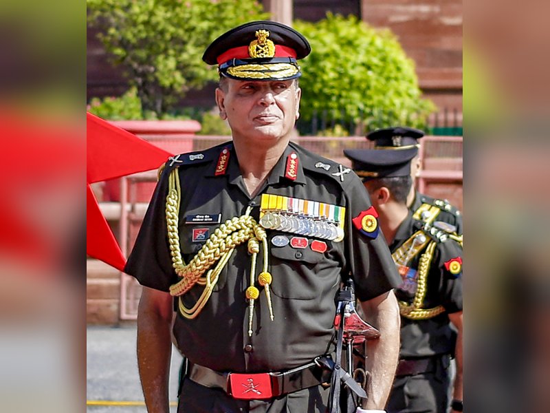 भारत के अगले सेना प्रमुख लेफ्टिनेंट जनरल धीरज सेठ कौन हैं