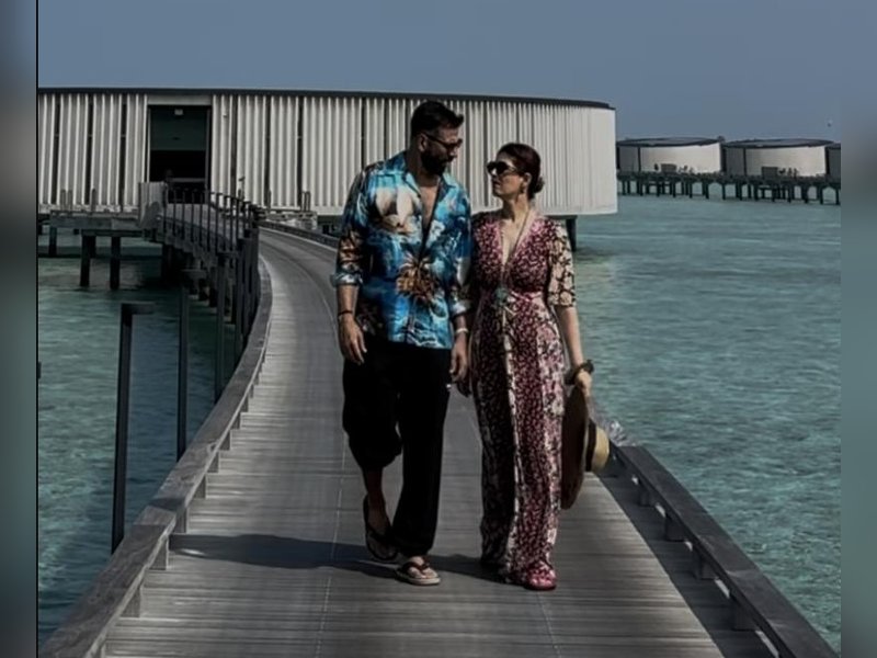 Twinkle Khanna recalls moment when Akshay Kumar dropped her beloved hat Into the Maldivian sea