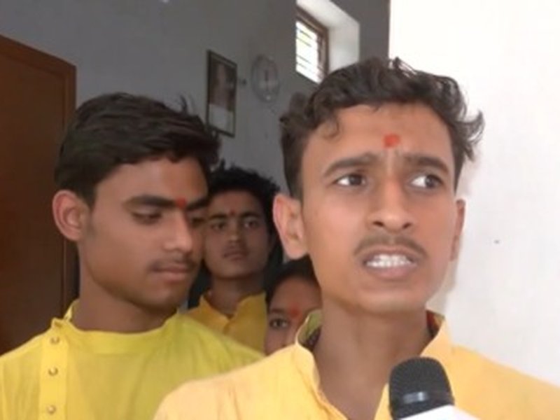 Students of Ayodhya Gurukul consider Gautam Adani's visit as 'great fortune