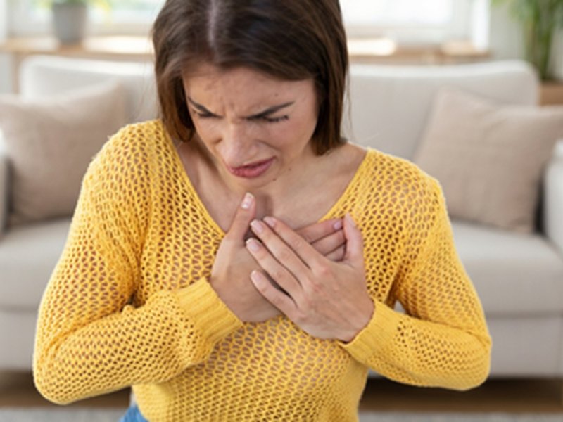 हृदय रोग का लक्षण हो सकता है बाएं हाथ में दर्द, जानें क्या करें और क्या नहीं