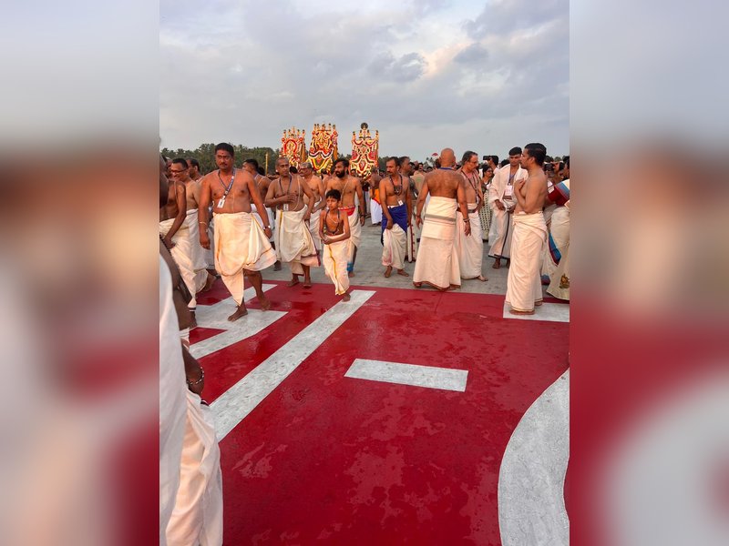 तिरुवनंतपुरम एयरपोर्ट पर थमा उड़ानों का शोर, आस्था के मार्ग में बदली रनवे की राह