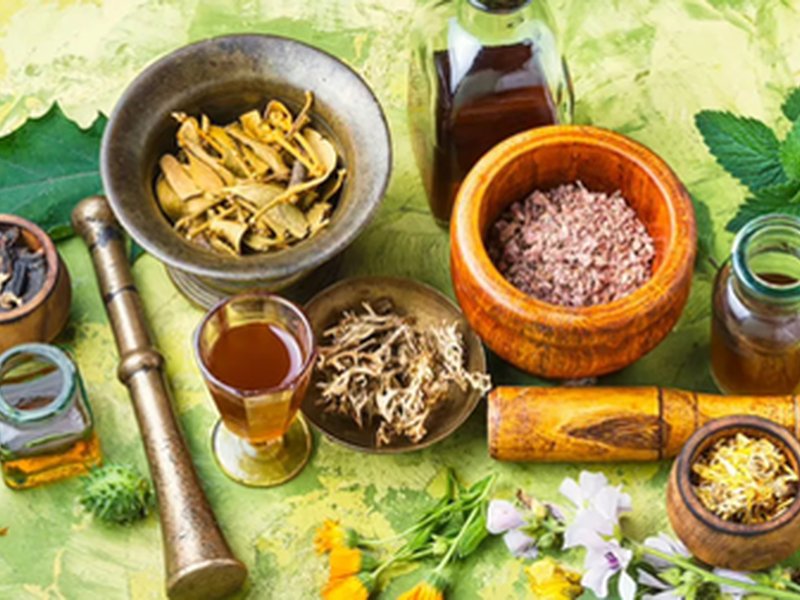 मिथक बनाम तथ्य: पुरानी बीमारियों तक सीमित नहीं आयुर्वेद, गंभीर समस्याओं में भी कारगर