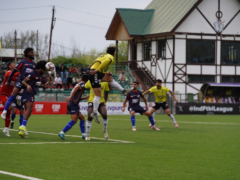 Late header from Kolawole seals three points for Diamond Harbour FC in the Indian Football League (IFL) 2025-26 at the TRC Stadium in Srinagar on Thursday. Photo credit: AIFF
