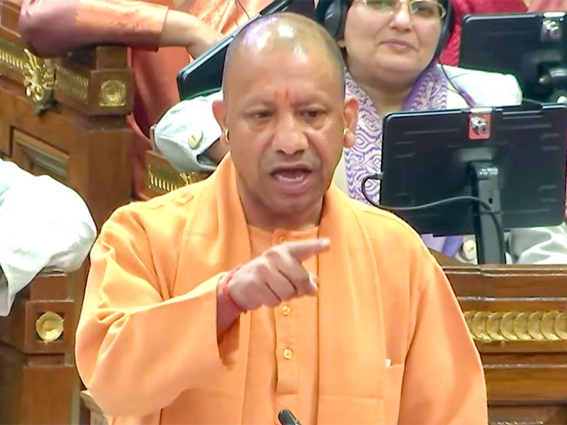 सीएम योगी के निर्देश पर कालाबाजारी पर बड़ा एक्शन, 233 एफआईआर दर्ज