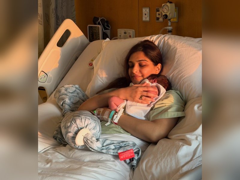 आप सभी का काम शब्दों से परे...मां बनी सोनम कपूर ने हॉस्पिटल की टीम का जताया आभार