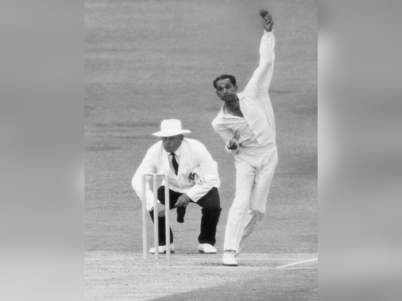 बापू नाडकर्णी: पिच पर सिक्का रख करते थे गेंदबाजी का अभ्यास, बिना रन दिए लगातार 131 गेंद फेंकने का रिकॉर्ड
