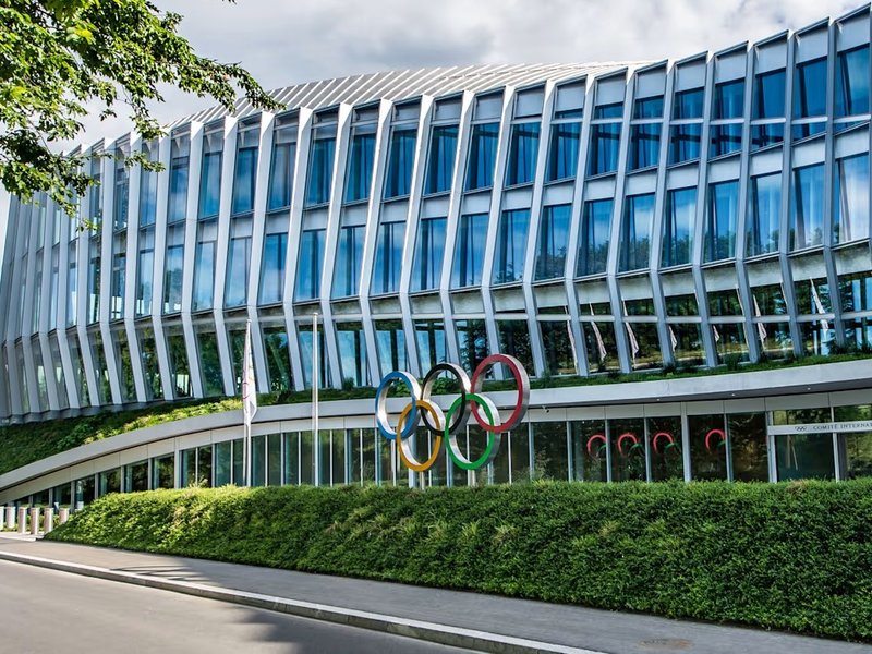 UN expert welcomes IOC's policy to bar transgender athletes from female events