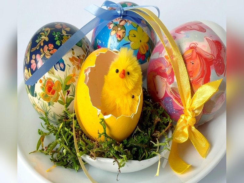 क्यों ईस्टर संडे पर चली आ रही अंडों को रंगने की परंपरा? जानें ईस्टर एग्स की पीछे की रोचक कहानी