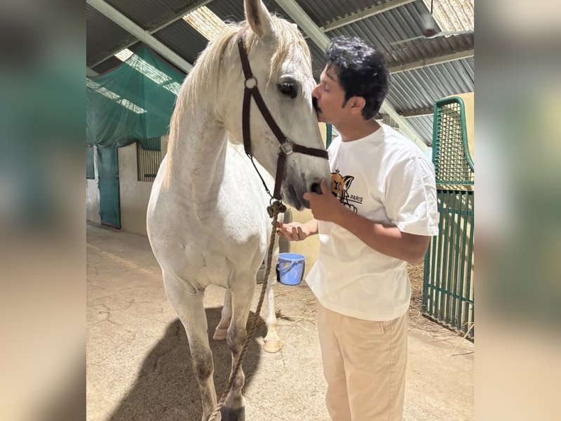 Randeep Hooda dotes on his horses Hope and Veer, tags them as ‘pure heart’