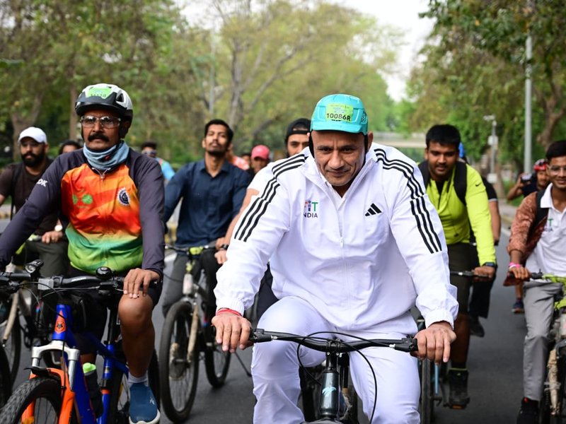 Fit India Sundays on Cycle celebrates World Health Day; Over 800 participants take part in various game zones 