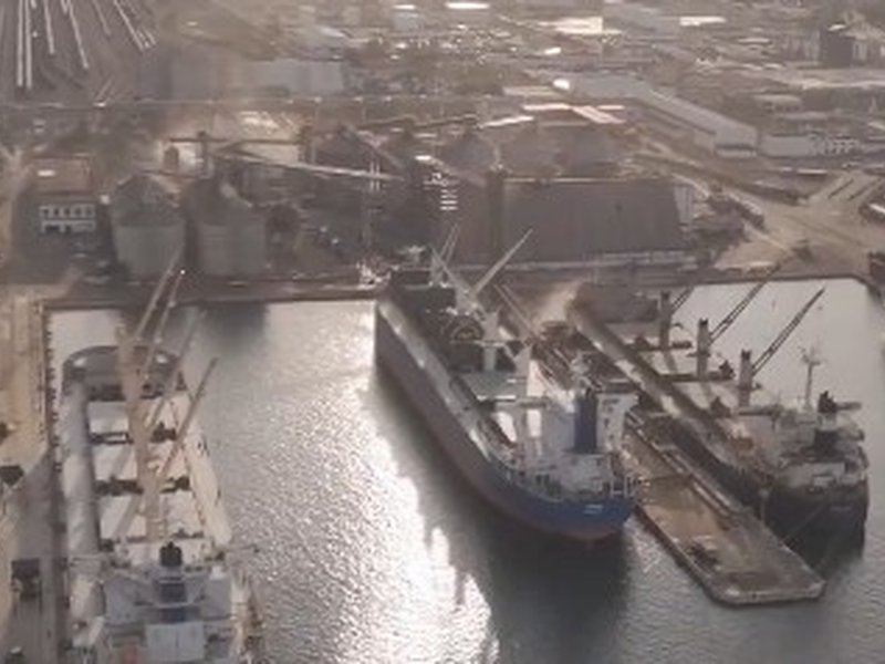 India’s major ports handled record 915.17 million tonnes of cargo in FY26