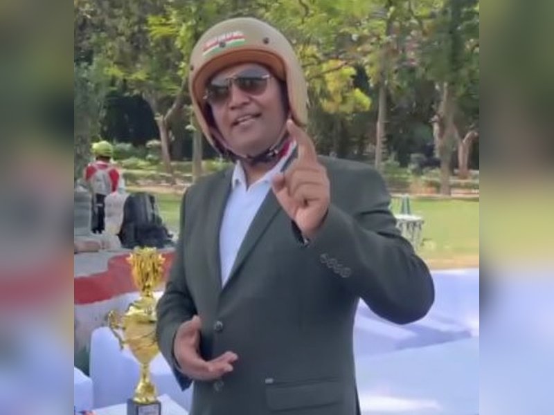 सड़क सुरक्षा को लेकर धोनी कुछ करते हैं तो बड़ा बदलाव आएगा: हेलमेट मैन राघवेंद्र कुमार