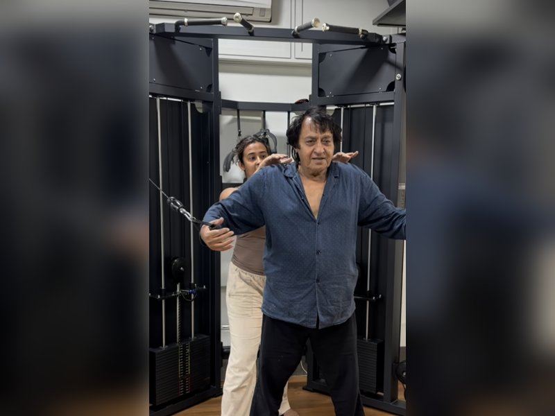 Ranjeet aces gym exercise at 84, takes cue from his villain days of holding heroines in movies