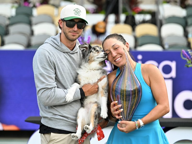 Pegula defends Charleston title to win second trophy of 2026