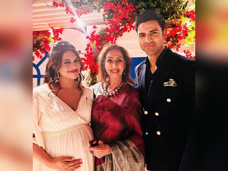 Mommy-to-be Divyanka Tripathi excitedly tells on-screen mother Neena Kulkarni: Amma… I Am Becoming an Amma!