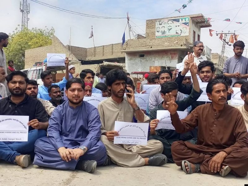 Pakistan: Protests held in Sindh against rise in petroleum prices, inflation