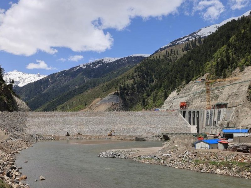 PoGB: Diamer-Bhasha Dam land-affected people block Karakoram Highway, thousands stranded on road