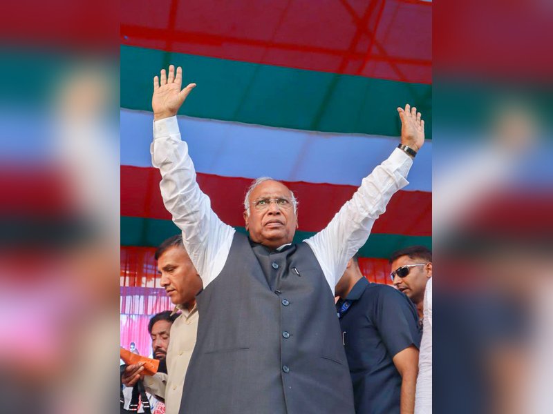 BJP moves EC against Kharge’s ‘poisonous snake’ remarks, demands showcause notice ​