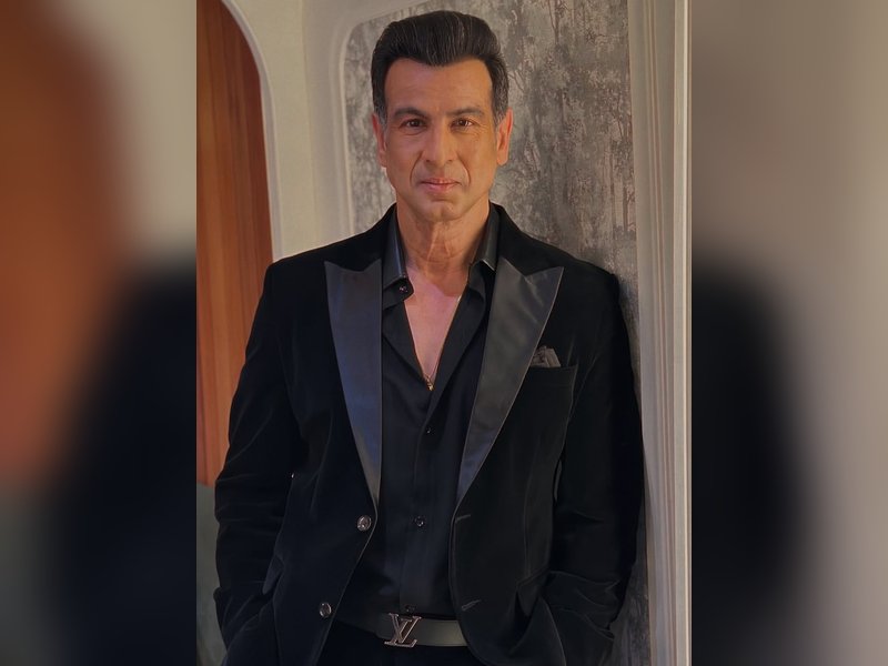 Ronit Roy pens a motivational post on self-care, says ‘put people where they belong’