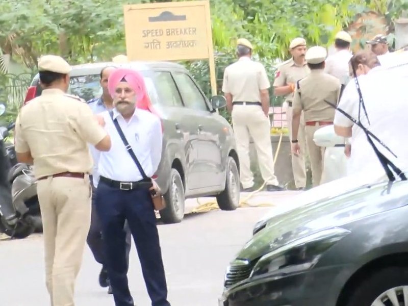 CM Sarma's wife passport case: Assam Police at Cong leader Pawan Khera's Delhi residence