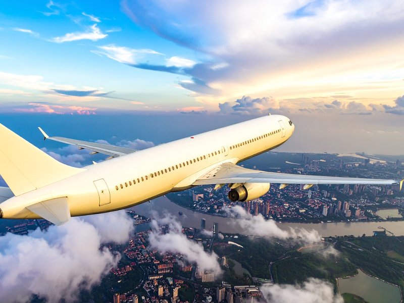 अमेरिका-ईरान में युद्ध शुरू होने के बाद पश्चिम एशिया जाने वाली 10,000 से ज्यादा उड़ानें रद्द हुईं : केंद्र