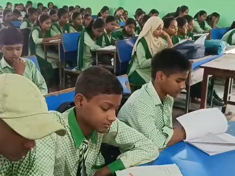 झारखंड: साहिबगंज में शिक्षा की नई तस्वीर, पीएमश्री योजना से स्कूलों में छात्रों को मिल रहीं आधुनिक सुविधाएं